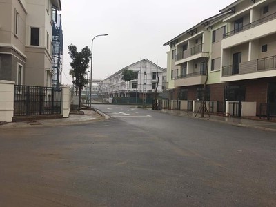 Chính chủ bán shop house 90m2 -  nhà phố thương mại tại vsip bắc ninh 1