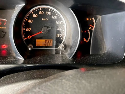 Toyota Hiace 2.7 MT 2013 1