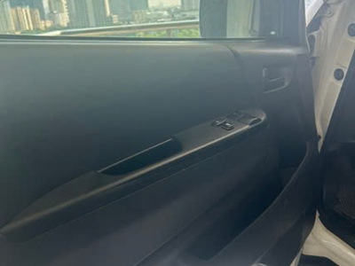 Toyota Hiace 2.7 MT 2013 3