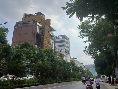 Bán đất lạc long quân cạnh chi cục thuế ô tô vỉ hè kd 52m2 nhỉnh 14 tỷ 0