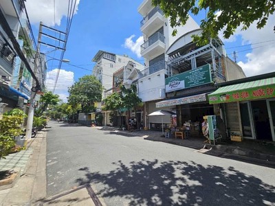 Bán nhà mặt tiền 3 lầu 4x18m giá 7,2 tỷ đường 13m hiệp thành 49, quận 12 0