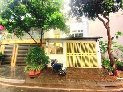 Cho thuê biệt thự mỹ đình, 100m2, 4 tầng, lô góc view vườn hoa, giá chỉ 28 triệu/tháng 0