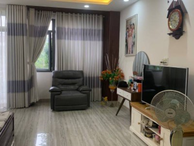 Vị trí kinh doanh sầm uất bán nhà 2 tầng 9.7 tỷ trong chợ Cẩm Lệ đường Đặng Văn Ngữ 0