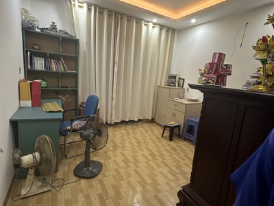 Nhà thạch bàn 35m2, 5 tầng dân xây, ngõ nông thoáng, gần ô tô, cách mặt phố thạch bàn 100m 1