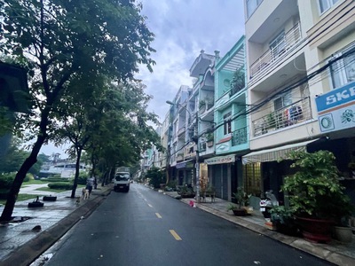 Bán nhà đường số 33, phường 10, quận 6. dt 75m2 x 4 tầng  4 x 19 . giá 8.45 tỷ tl. 0