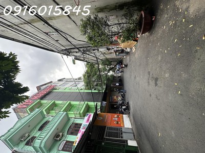 Nhà phân lô dương quang hàm,quan hoa-10 m ra oto tránh nhau- nhà chủ tự xây nên chắc chắn , kiên 1