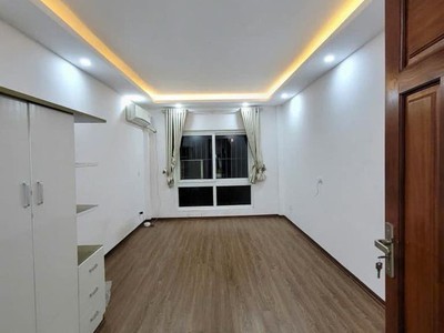 Cực hiếm nhà  lê trọng tấn 36m2 x 5 tầng sát phố,  ô tô tránh cách 10m, 2 mặt thoáng vĩnh viễn chỉ 2