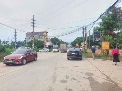 Đất đấu giá 100m2 full thổ cư hướng đn, cửa ngõ kcn kim long, tam dương 1