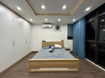 Bán nhà lô góc hoàng cầu   56m2 - 5 tầng - 13 tỷ - ô tô vào nhà 1