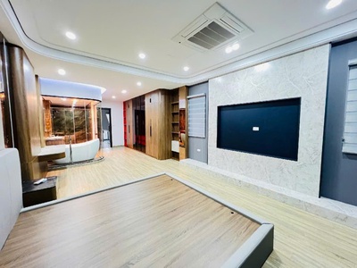 Bán nhà nguyễn văn cừ, long biên - 70m, lô góc - gara ô tô - cách hồ gươm 5 phút - 7 tầng thang máy 2