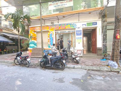 Mặt bằng kinh doanh phố Trần Quý Kiên. Tầng 1 lô góc, diện tích 40m2 riêng biệt 2