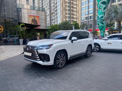 Bán Lexus LX600 7 chỗ, sản xuất 2023, lăn bánh 6 ngàn KM, mới 99,99 1