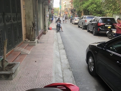 phân lô ô tô đỗ cửa, vào nhà, vị trí đẹp, kinh doanh sầm suất. mảnh đất vàng tại trung tâm quận 2