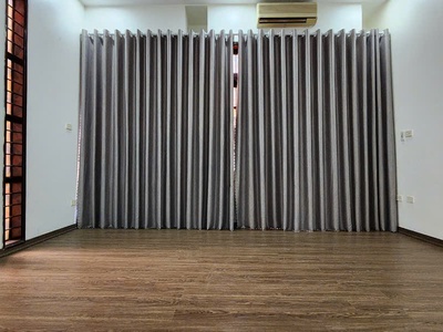 Hiếm lô góc ngọc lâm,long biên dt50m x mt 4.5m ngỗ thông ô tô vào nhà giá nhỉnh 9 tỷ 3