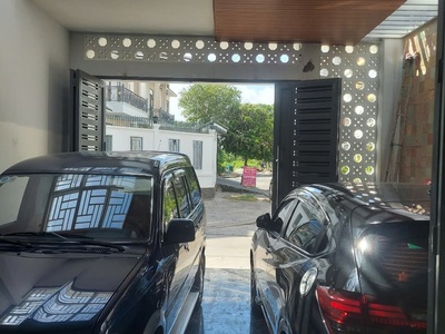 Chính chủ bán nhà đường phạm thế hiển, p7, q8, căn góc 2 mặt tiền, dt 112,7m2, có gara, sân vườn 1
