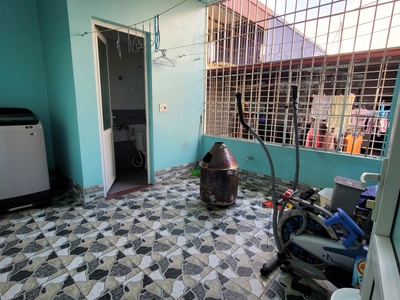 Cho thuê nguyên nhà 3 tầng trong ngõ Ngô Gia Tự, sân cổng riêng, sạch đẹp. 6