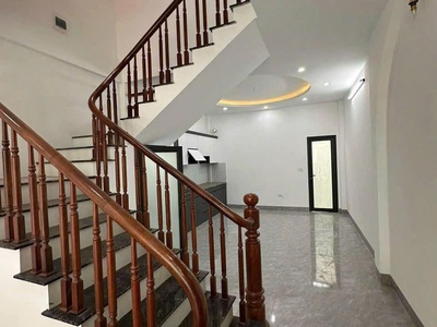 Bán nhà ngô quyền - hà đông . 40m2 x 4 tầng, ô tô đỗ cửa 1