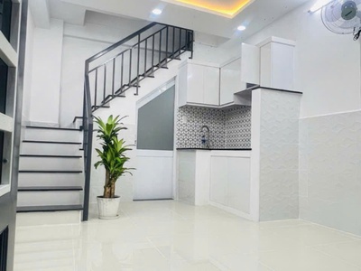 Nhà mới đẹp, nguyễn văn công, gần sân bay, bv 175 , cv gia định, dtsd 60m2, 4 tầng hc đủ, nhỉnh 2 tỷ 1