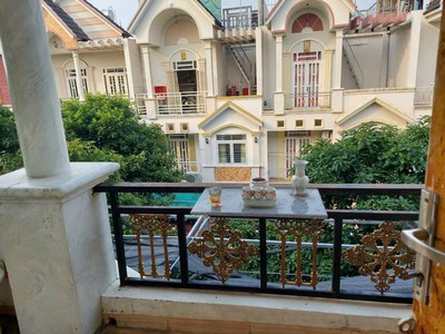 Cần  bán nhanh nhà shr bà điểm, gần ub, chợ,2/ phan văn hớn khu dân cư ổn định 0