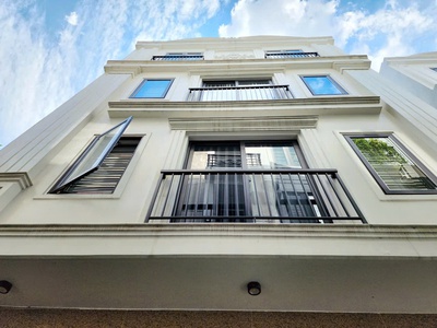 Bán nhà đẹp quán nam, 50m 4 tầng lô góc , full nội thất cực đẹp giá 4.95 tỉ, ô.tô đỗ cửa 3