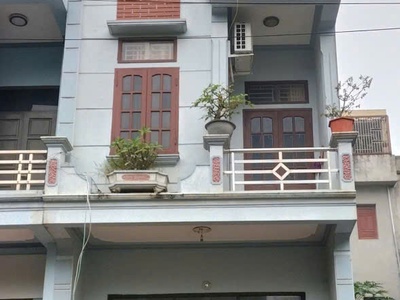 Chính chủ cần bán  căn nhà 3 tầng cc dân xây đảm bảo chắc chắn bền ,  tại khu đô thị hoà vượng - 14 0