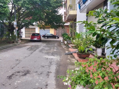 Chính chủ cần bán  căn nhà 3 tầng cc dân xây đảm bảo chắc chắn bền ,  tại khu đô thị hoà vượng - 14 1