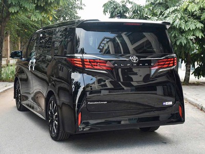 Toyota Alphard thế hệ mới 2024 mới 100 sẵn xe giao ngay trong ngày 3