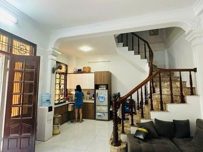 Nhỉnh 6tỷ, phố vip bồ đề, ôtô đỗ cửa, ngõ thông, phân lô 0