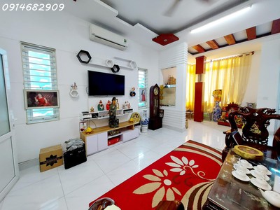Cần bán nhà phố dương quang hàm: 37m2 x 4 tầng, ô tô, nhà đẹp ở ngay, ngõ thông, hơn 9 tỷ 0