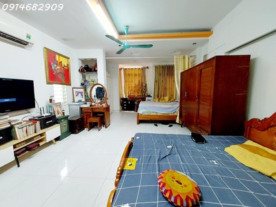 Cần bán nhà phố dương quang hàm: 37m2 x 4 tầng, ô tô, nhà đẹp ở ngay, ngõ thông, hơn 9 tỷ 2