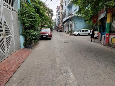Cần bán nhà phố dương quang hàm: 37m2 x 4 tầng, ô tô, nhà đẹp ở ngay, ngõ thông, hơn 9 tỷ 3