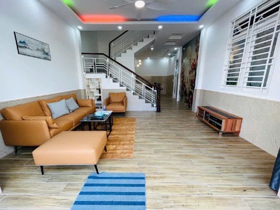 Nhà Mới Đẹp Làng Hoa 1 Sẹc gần MT Ngang 6m 70m2 3 Tầng HXH Vào Nhà - chỉ 6,x Tỷ 2