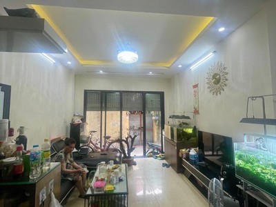 Siêu phẩm, nhà phố hoàng mai 35m x 4tầng, lô góc,  ngõ thông , ô tô gần nhà  giá chỉ 5.xtỷ 3