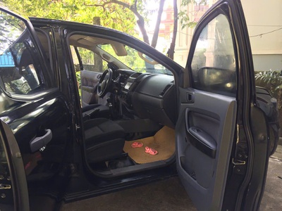 Ford Ranger màu đen, 2016, XL, số sàn, 2 cầu 8