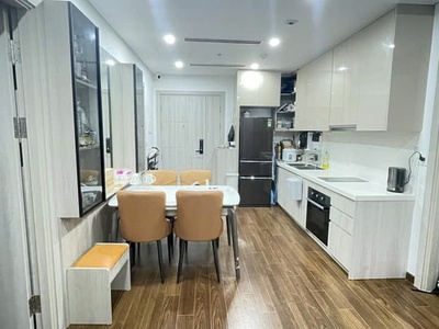Chính chủ cho thuê căn 2 ngủ 2wc, view hồ toà a full nội thất xịn. 0