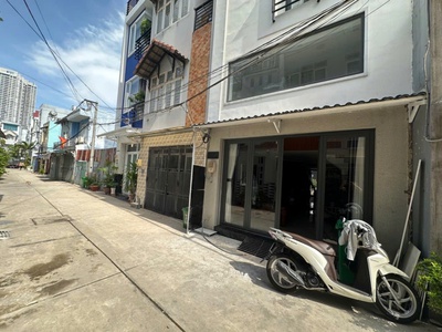 Nhà tt quận 7- 4 tầng- xe hơi tới nhà- full nội thất- nhà mới vào ở ngay- kế bên phú mỹ hưng- chỉ 0