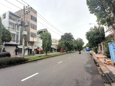 Sos mặt tiền kd siêu đỉnh, đại lộ 2, phước bình q9, dòng tiển 18tr/th, dt 5.5 x 25, chỉ 7.9ty 3