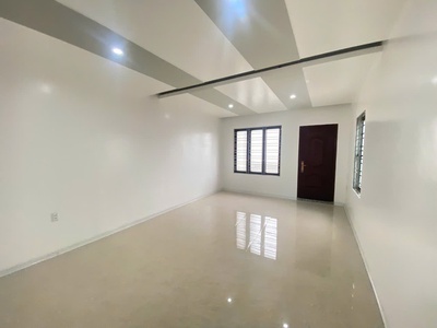 Cho thuê nguyên nhà 4 tầng ngay mặt đường Thiên Lôi   phía Aeon Mall  , vị trí đẹp, kinh doanh buôn 3