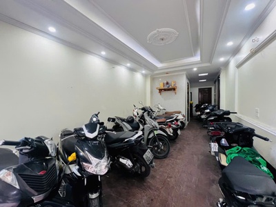 Nhà đẹp phú diễn - 7  tầng thang máy - dòng tiền 60tr/tháng - oto đỗ cửa - ngay cạnh trường tài 1