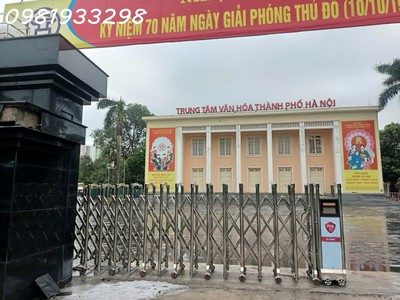 Ngay trung tâm hà đông 2 mặt ngõ dt trên 30m ô tô đỗ cửa gần sát trường chợ , giao thong thuận 0