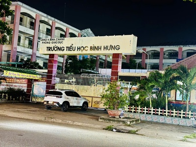 Bán nhà kdc bình hưng 4 18 4 tầng giáp quận 8 bình chánh  chỉ 8,3 tỷ 3