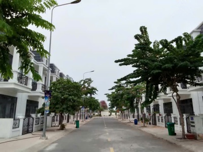 Nhà sổ sẵn ngay trung tâm nhánh DT743 , Thuận An 0