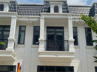 Nhà vừa hoàn công sổ riêng ngay trung tâm Tân Phước Khánh 0
