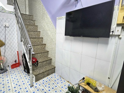 Cho thuê nhà mới sơn sửa giá rẻ hẻm xe tải thông đường quang trung và lê văn thọ 4