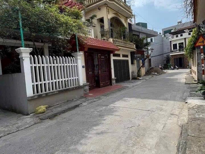 Bán đất tặng nhà cấp 4 mặt phố Lý Quốc Bảo, TP HD, 62m2, mt 4.63m, hướng nam, 2.72 tỷ 0