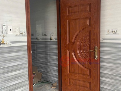 Cửa Thép Vân Gỗ- Sự Kết Hợp Giữa Độ Bền Của Thép Và Vẻ Đẹp Ấn Tượng Của Gỗ 1