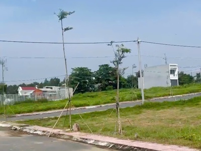 Chủ ngộp, bán gấp lô đất nền, thổ cư, sổ sẵn giáp ngay Quận 9 1