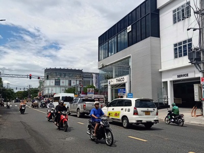 Hot   hot   hot  sở hữu nhà 3 tầng - giá tốt - nhà đẹp tại gần ngã tư hà huy tập và điện biên phủ 0