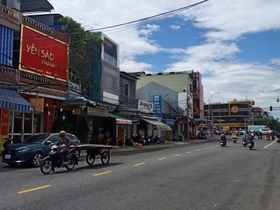 Hot   hot   hot  sở hữu nhà 3 tầng - giá tốt - nhà đẹp tại gần ngã tư hà huy tập và điện biên phủ 1