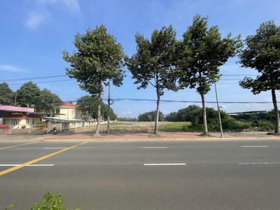 Bán gấp 133 m2 80tc shr cổng chào long hải giá 900 tr - nh hỗ trợ 70 2